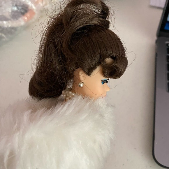 Vintage Enchanted Evening Barbie Doll Pink Gown White Stole Brunette Repro - Picture 10 of 12